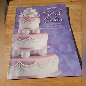 Wilton 2006 Tiered Cakes Book